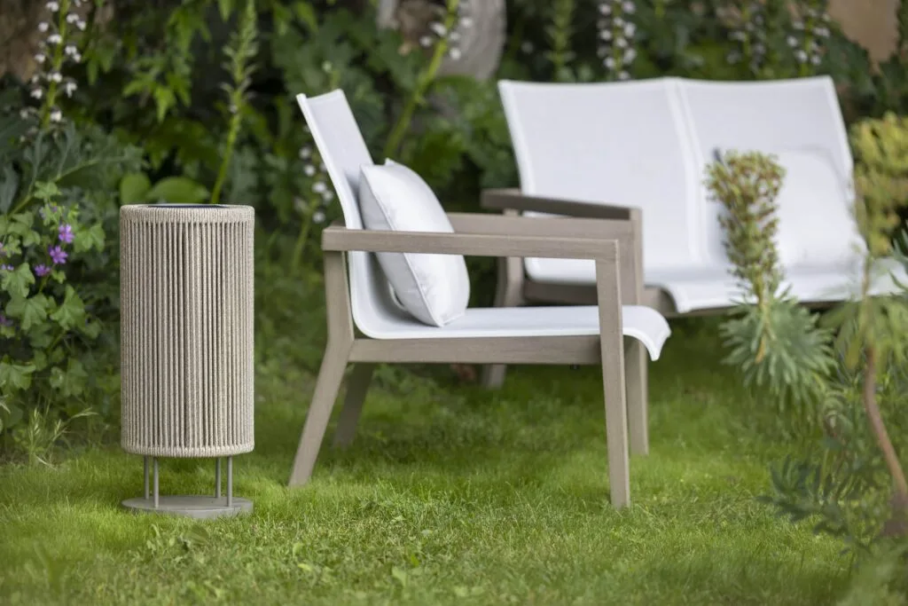 Mobiliers et éclairage de jardin
