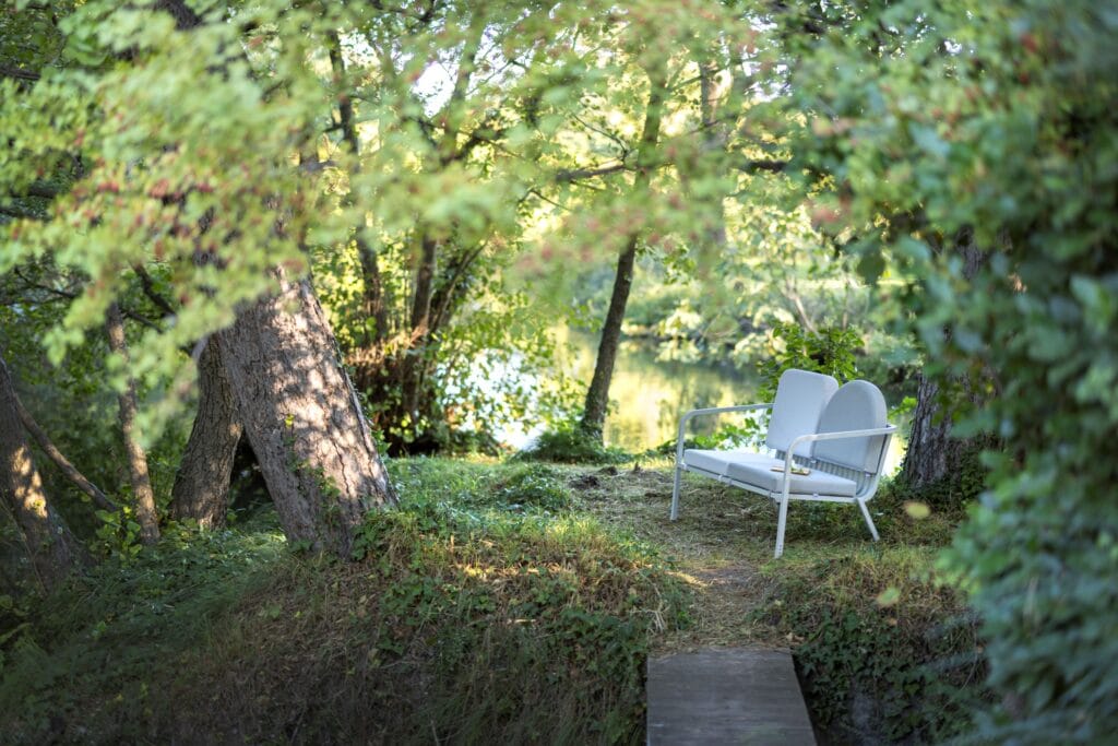 Photo d'un banc blanc de la marque Ego Paris