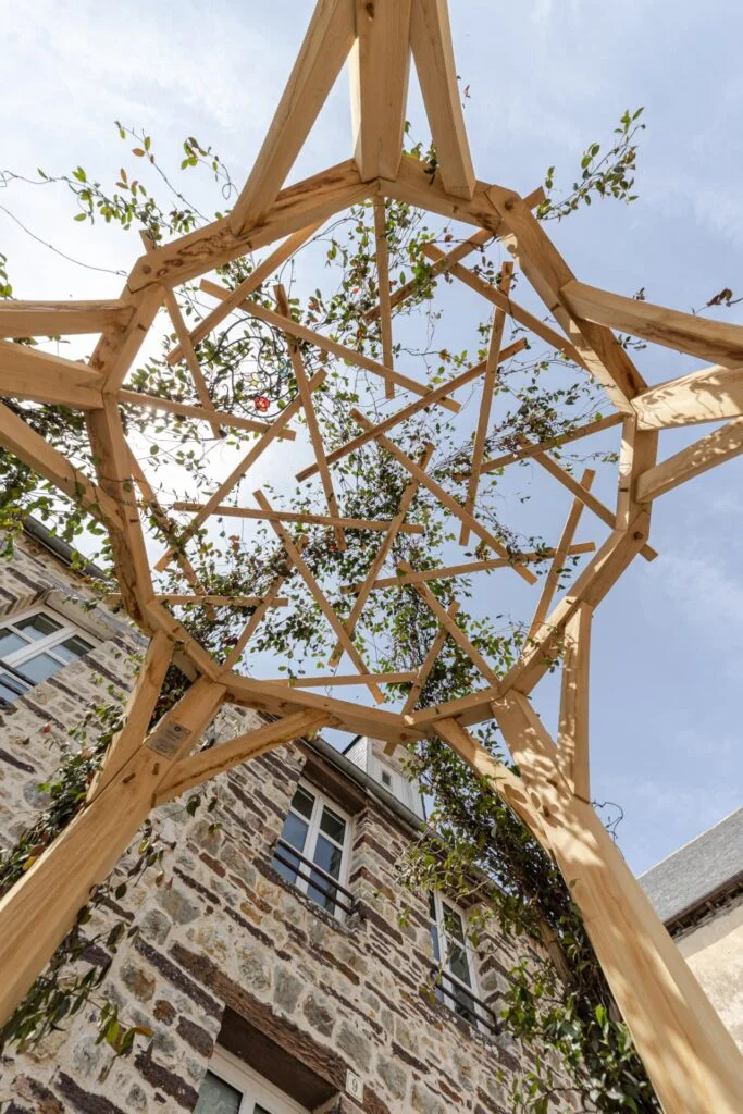pergola en bois de chez Sinallagma