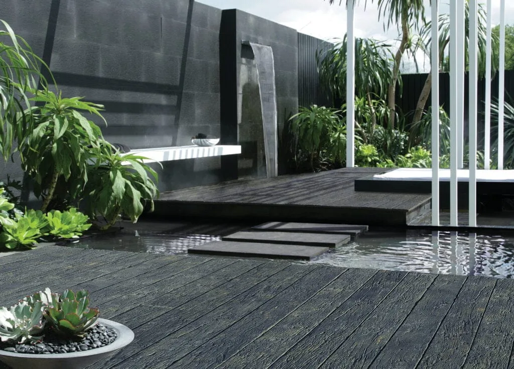 lame de sol jardin avec cascade