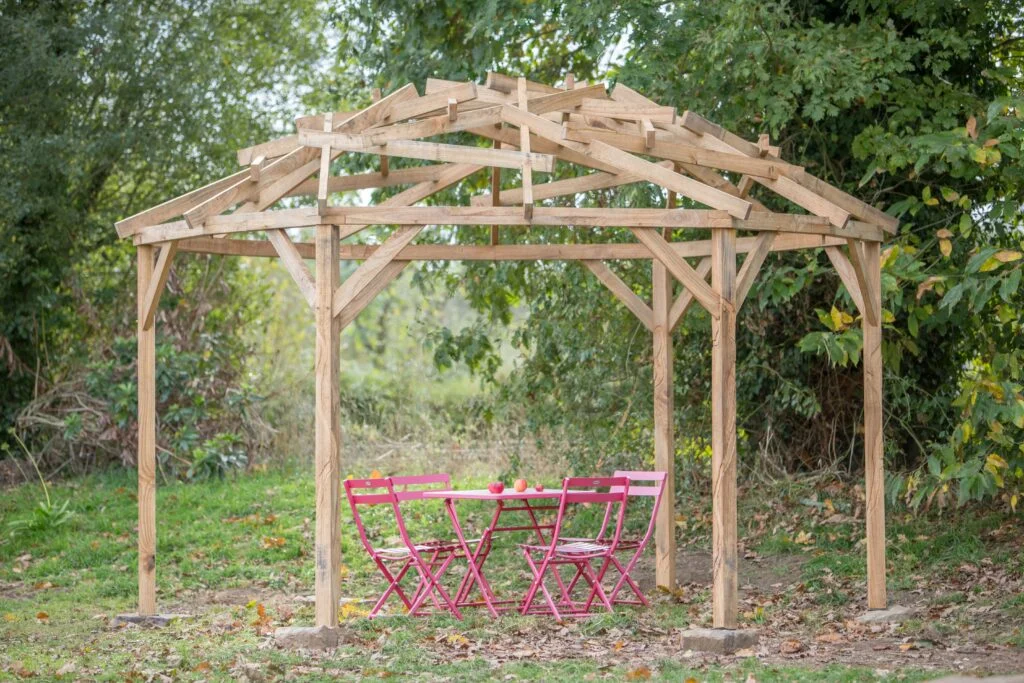 aménagement jardin pergola en bois