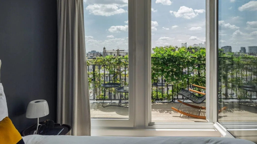 vue-balcon-depuis-interieur-paris-paysagiste