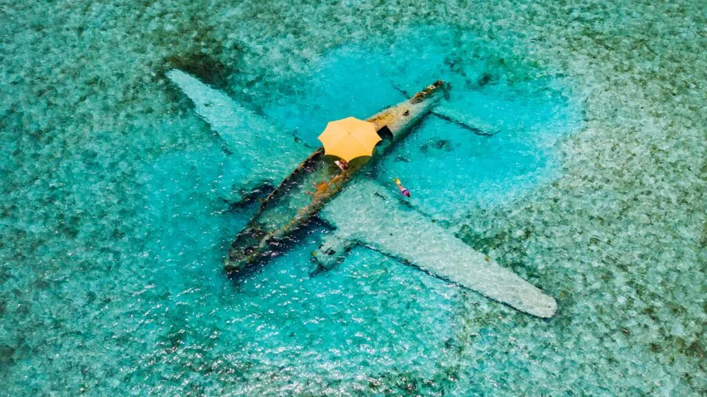 Photo d'un parasol Tuuci en plein mer