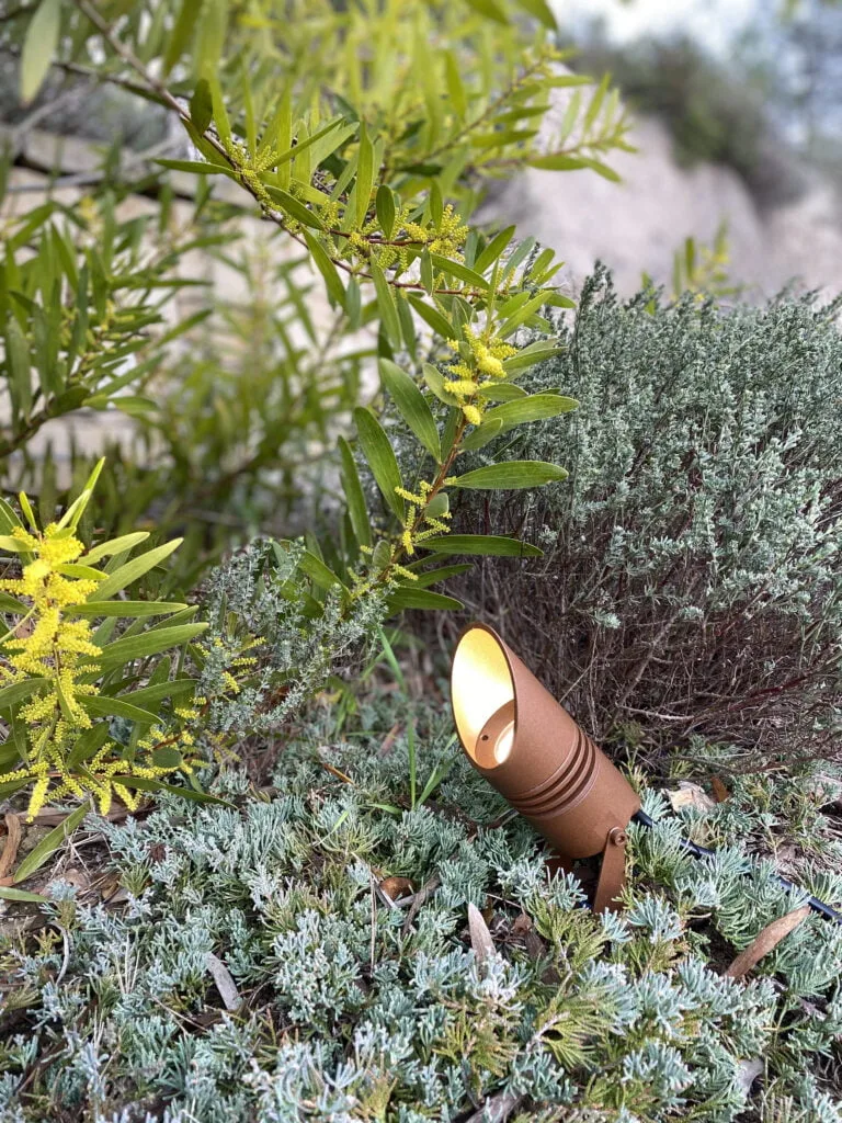 spot lumineux pour jardins et espaces extérieurs