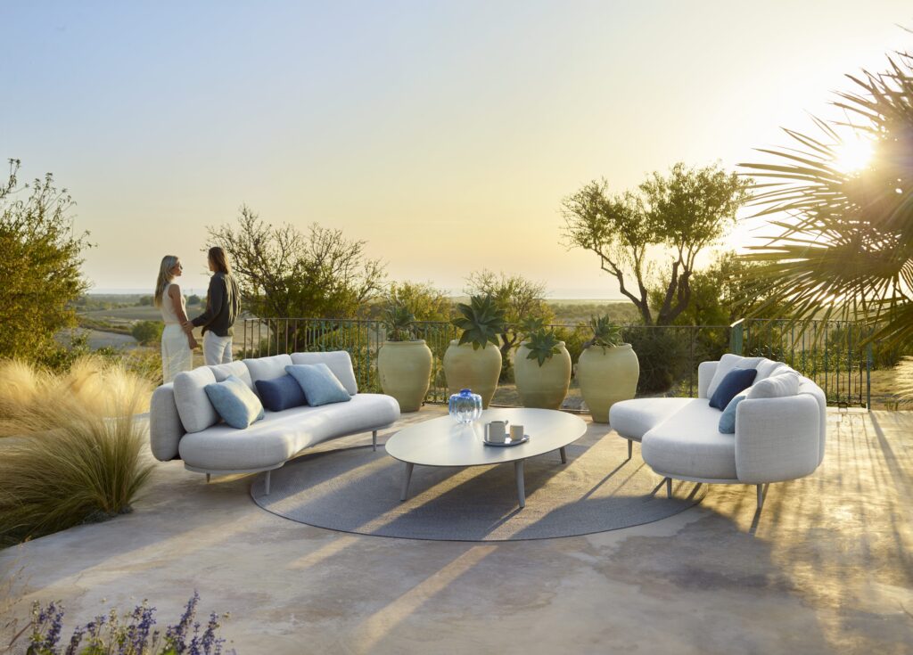 photo d'un salon de jardin Royal Botania sur une terrasse en extérieur