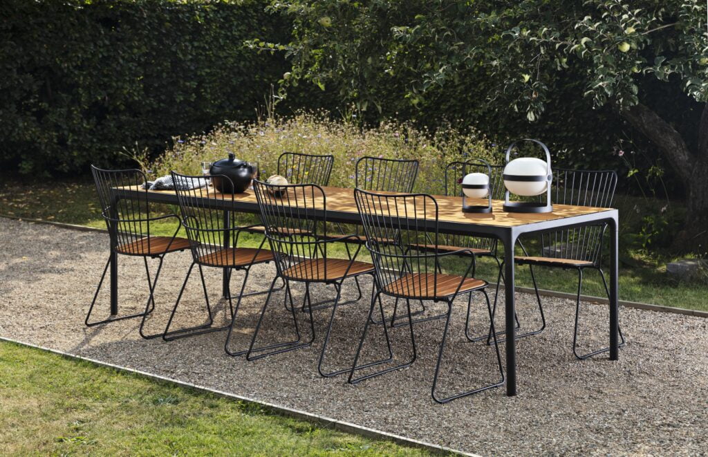 mobilier d'extérieur en aluminium et en bois de la marque Houe