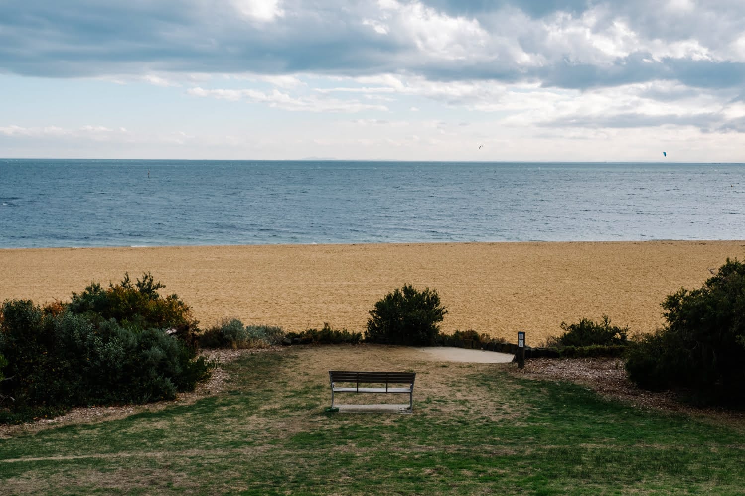 photo d'un jardin avec vue sur mer