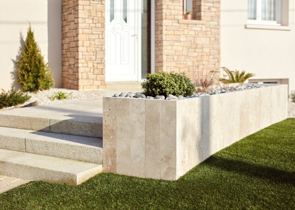 jardiniere en pierre naturelle cupastone
