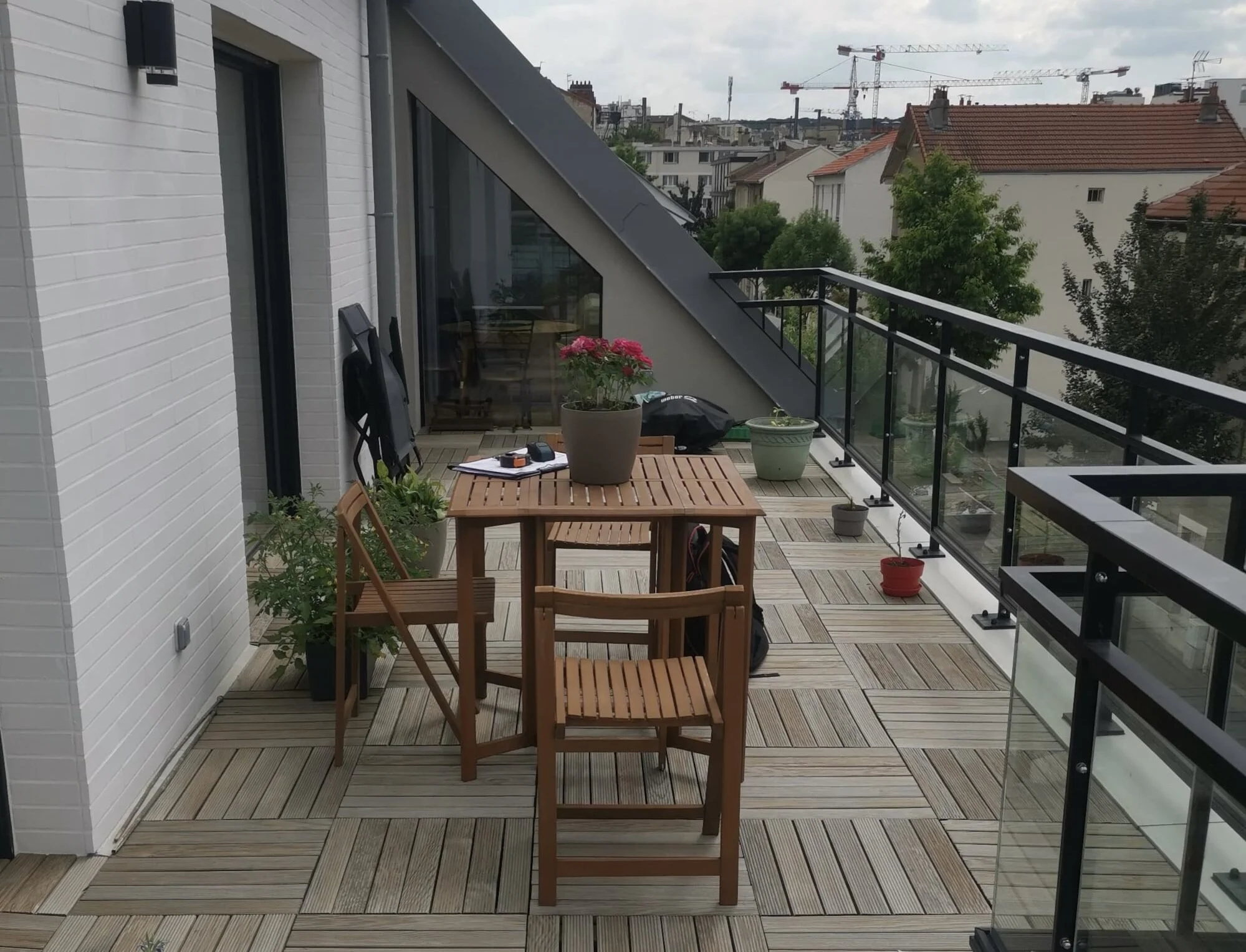 photo d'une terrasse avant aménagement paysagiste
