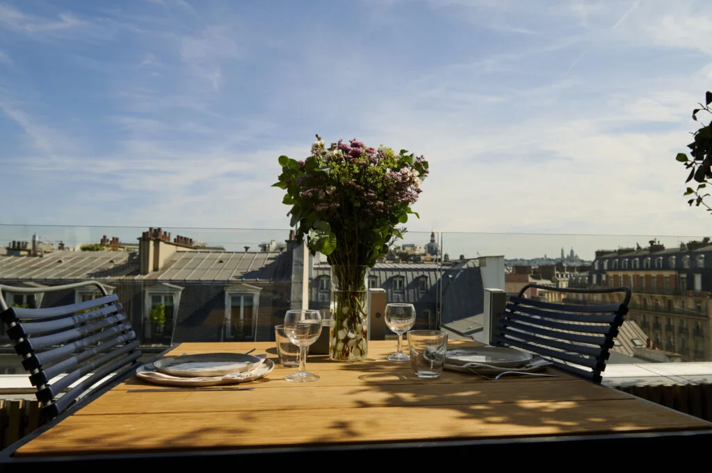 Table à manger extérieur Houe avec garde corps en verre