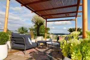 photo d'un aménagement d'un toit terrasse au vésinet