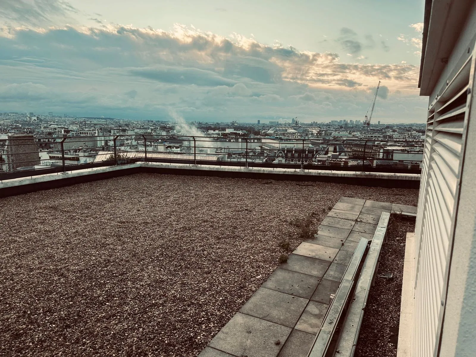 Photo d'un toit-terrasse avant début de chantier par Terrasse et Jardin de Paris à Paris 8
