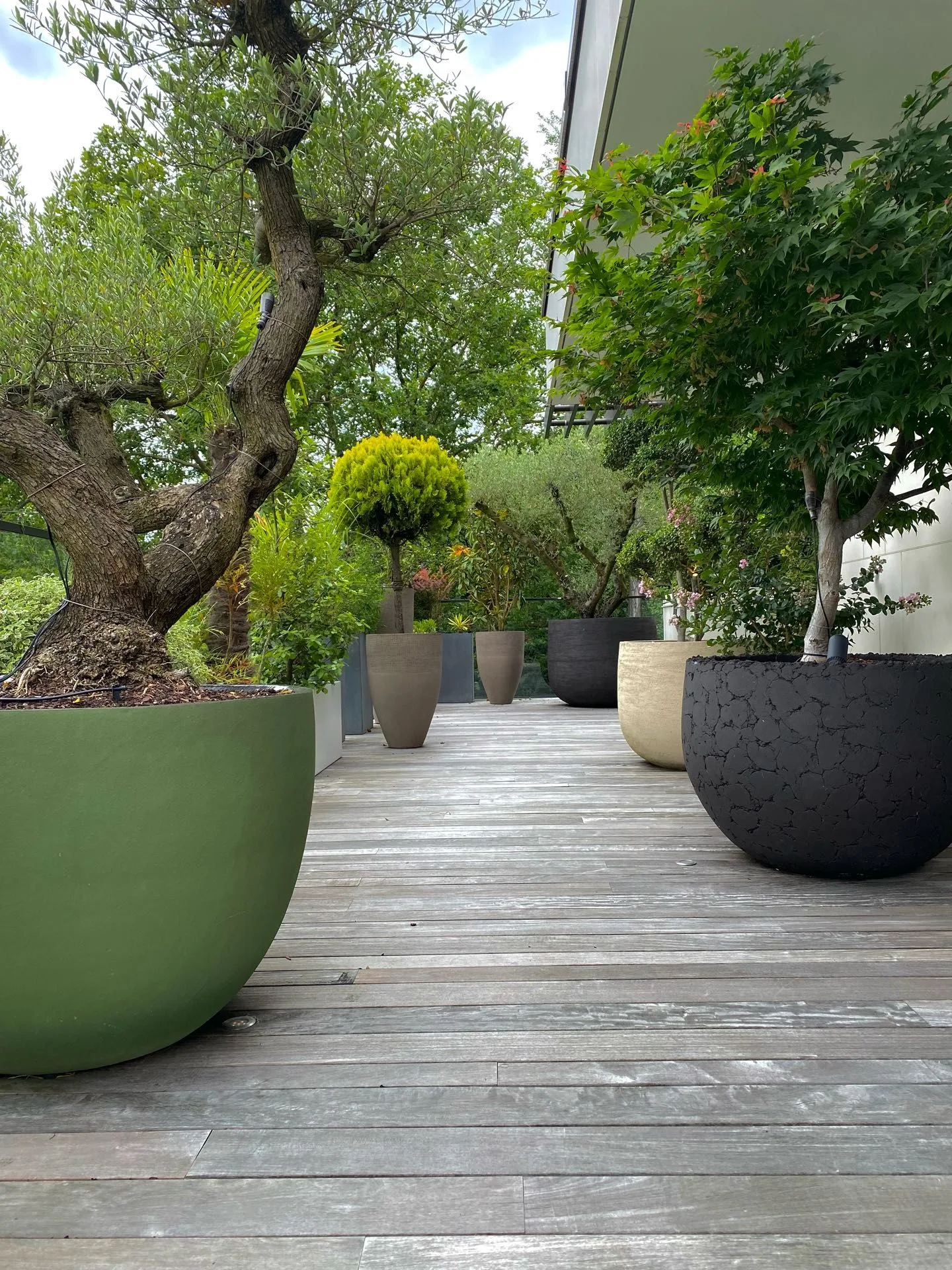 photo d'une terrasse avant le nettoyage au karcher