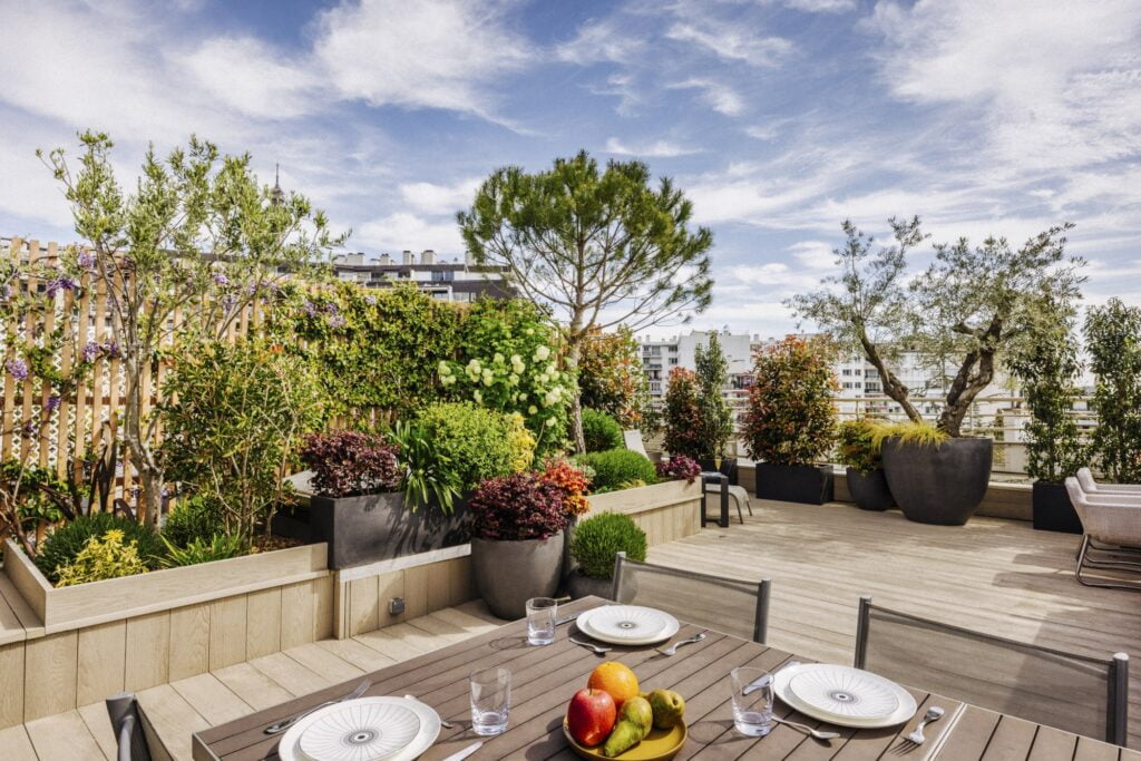 10 essentials for a lush terrace or balcony