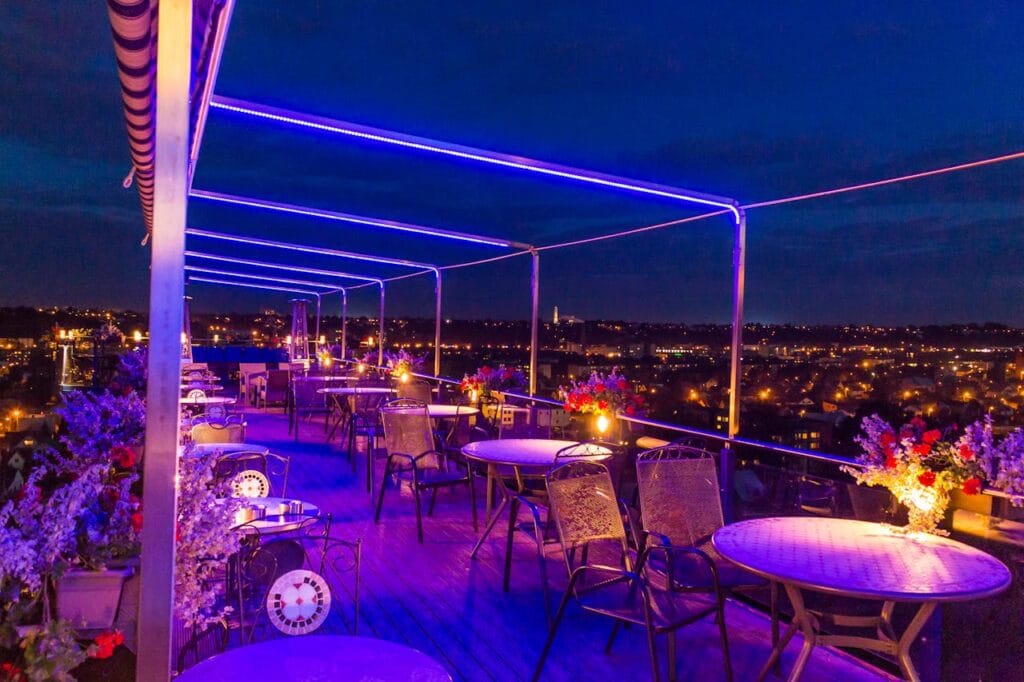 Photo d'un aménagement de terrasse pour un restaurant