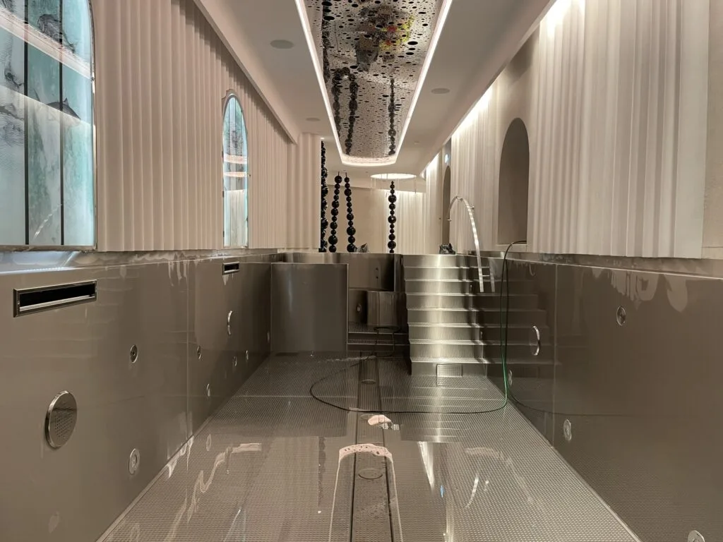 photo d'une piscine en inox de la marque Piscine Art Inox