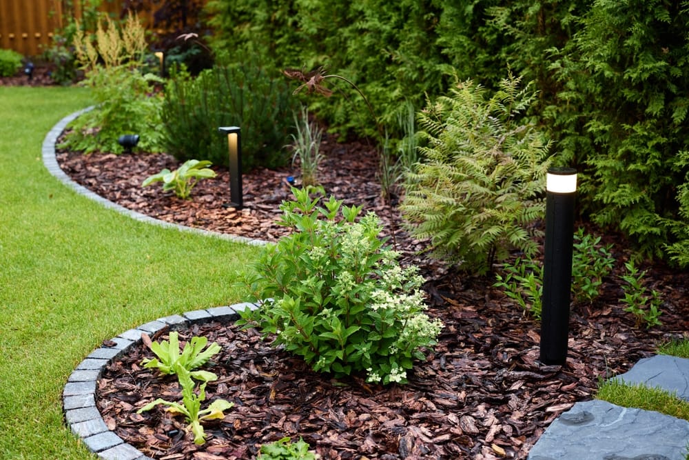 Solutions créatives pour l'aménagement de jardin en entreprise à Paris, optimisant les cours et terrasses.