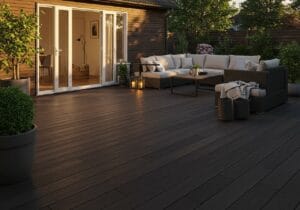 Refléter l'importance d'un bon aménagement de sol de terrasse pour un espace extérieur agréable.