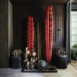 Collection de cactus en acier martelé créant une structure pérenne pour vos espaces extérieurs parisiens.